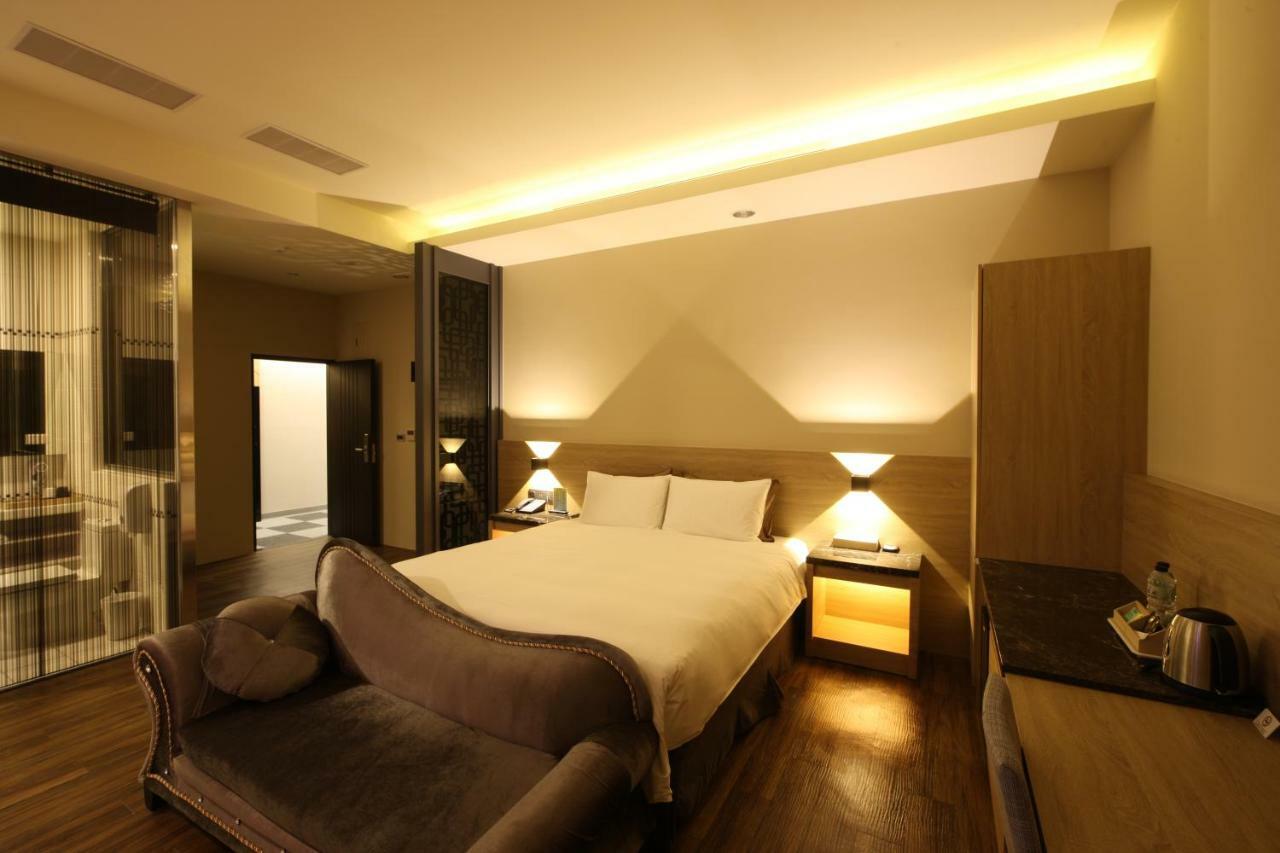 Yu Chun Hotel Taichung Exterior photo
